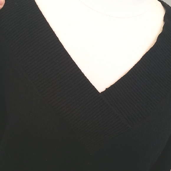 Anthropolgie Black V Neck Sweater sz L - Picture 2 of 16